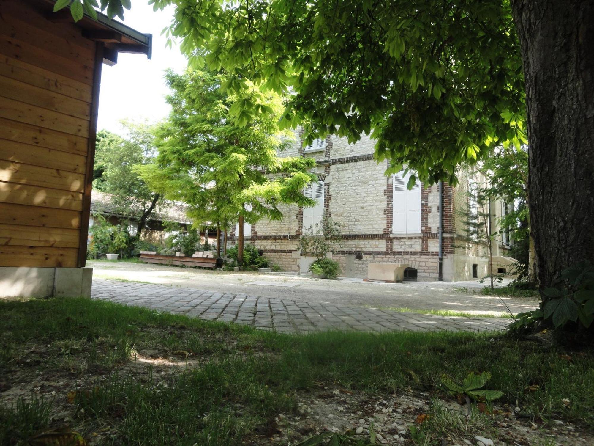 Au Fil De Troyes Bed and Breakfast Sainte-Savine Εξωτερικό φωτογραφία